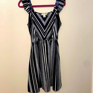 Monteau Los Angeles dress